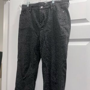 Ladies Buffalo skinny leg pants